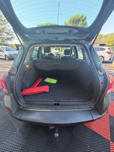 Renault clio III 3 1.2 TCE 100 - Faible KM - Attelage 