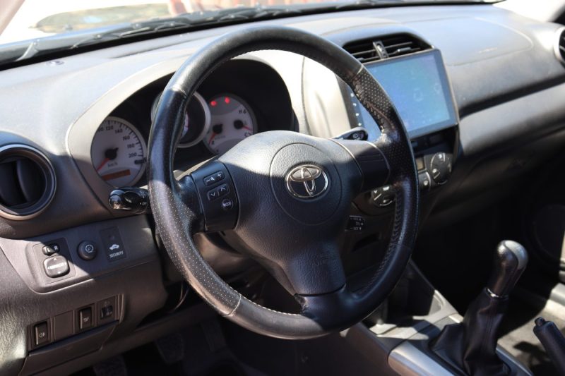 TOYOTA  RAV4 2.0 D-4D 3P