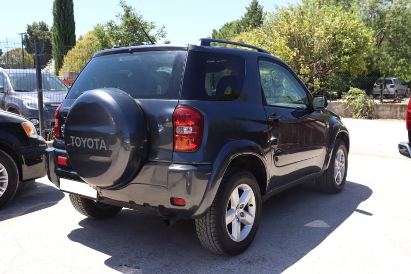 TOYOTA  RAV4 2.0 D-4D 3P