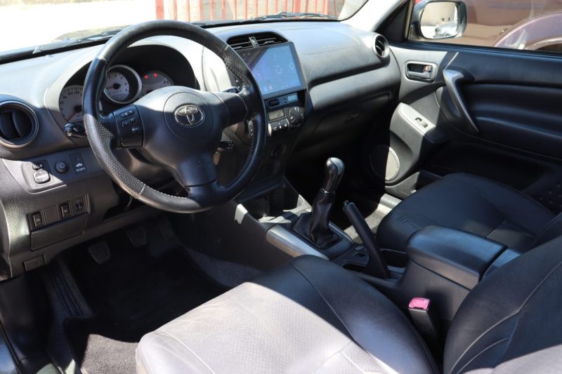 TOYOTA  RAV4 2.0 D-4D 3P