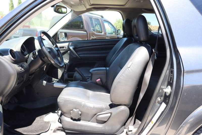 TOYOTA  RAV4 2.0 D-4D 3P