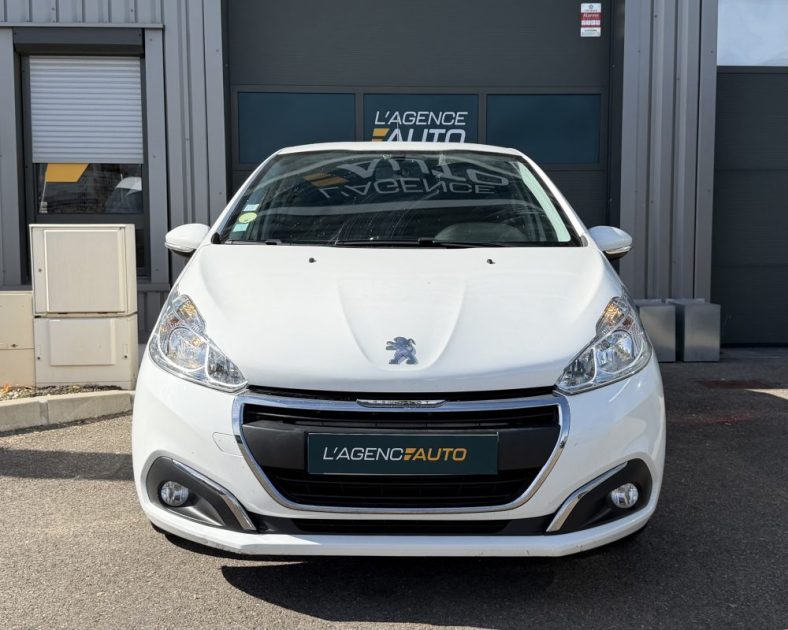 PEUGEOT 208 1.5 BLUE HDI 100 ch ACTIVE- 5 Places - Apple carplay - Distribution faite !