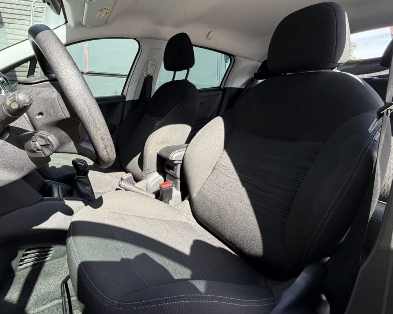 PEUGEOT 208 1.5 BLUE HDI 100 ch ACTIVE- 5 Places - Apple carplay - Distribution faite !
