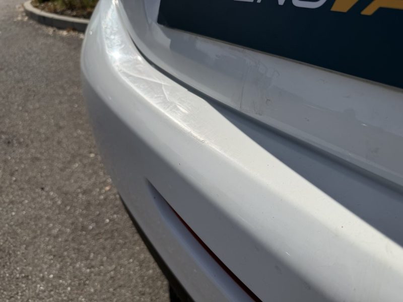 PEUGEOT 208 1.5 BLUE HDI 100 ch ACTIVE- 5 Places - Apple carplay - Distribution faite !