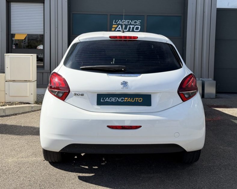 PEUGEOT 208 1.5 BLUE HDI 100 ch ACTIVE- 5 Places - Apple carplay - Distribution faite !