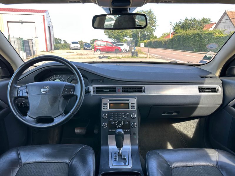 VOLVO V70 2.4 D5 KINETIC GEARTRONIC 