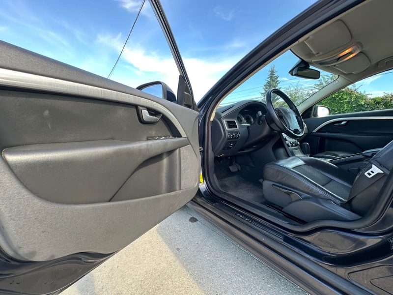 VOLVO V70 2.4 D5 KINETIC GEARTRONIC 