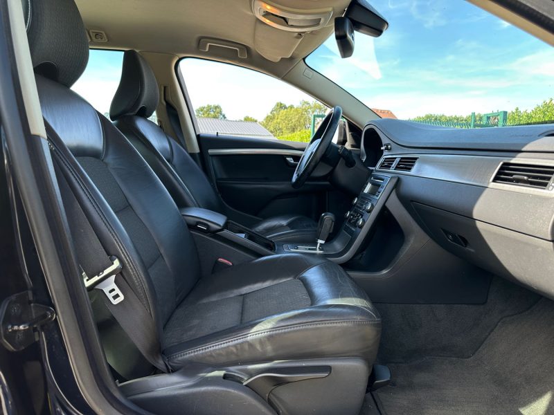 VOLVO V70 2.4 D5 KINETIC GEARTRONIC 