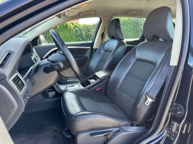 VOLVO V70 2.4 D5 KINETIC GEARTRONIC 