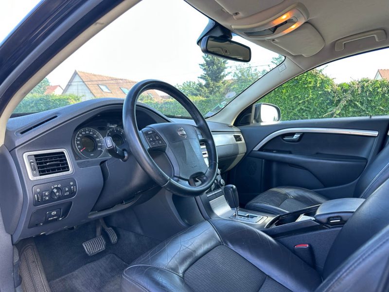 VOLVO V70 2.4 D5 KINETIC GEARTRONIC 
