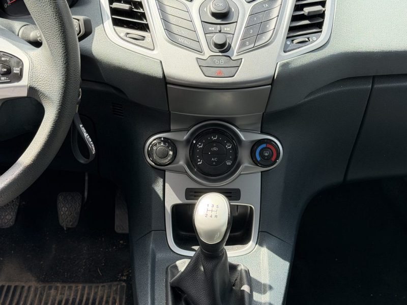 FORD FIESTA 6 VI 1.4 TDCI 68 Cv VENTE EN ETAT / FRAIS A PREVOIR LIRE L ANNONCE