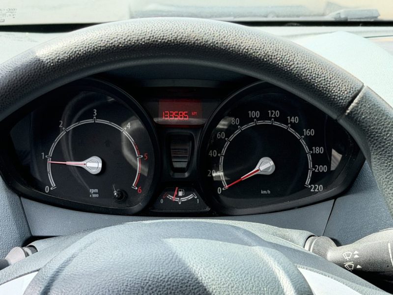 FORD FIESTA 6 VI 1.4 TDCI 68 Cv VENTE EN ETAT / FRAIS A PREVOIR LIRE L ANNONCE