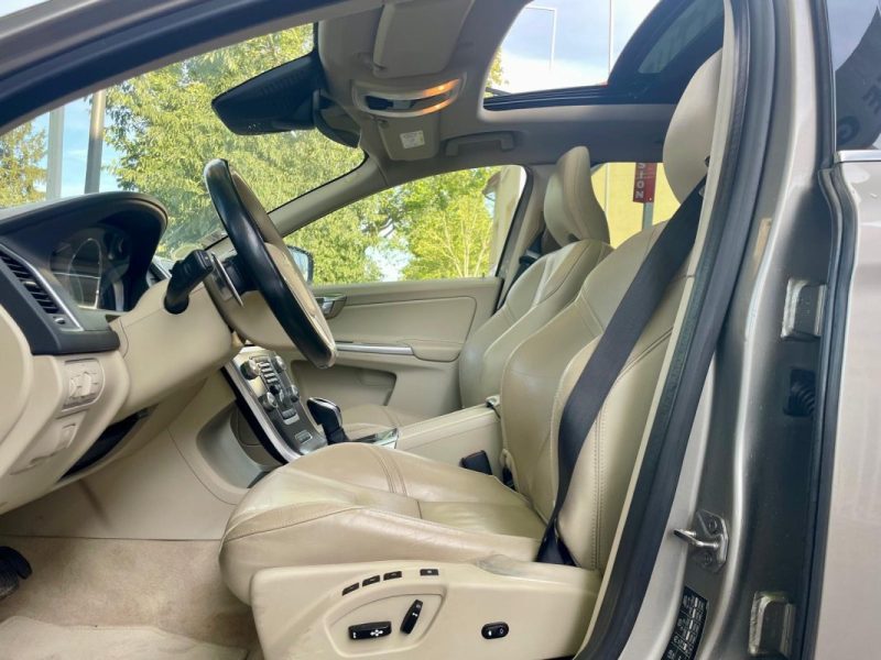 VOLVO XC60 D5 AWD 220 XENIUM GEARTRONIC 