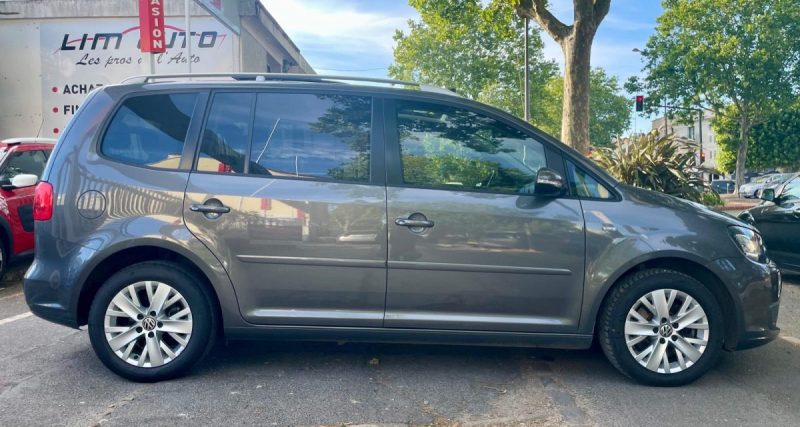VOLKSWAGEN TOURAN 2.0 TDI 140 LIFE 7 Places