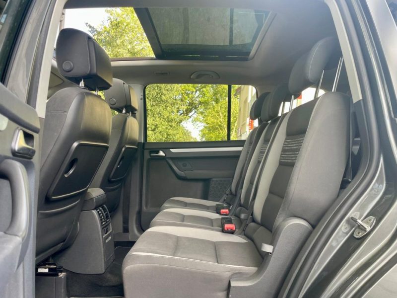VOLKSWAGEN TOURAN 2.0 TDI 140 LIFE 7 Places