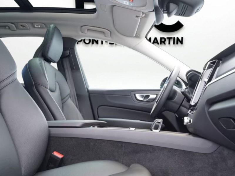 VOLVO XC60 PLUS DARK 2024