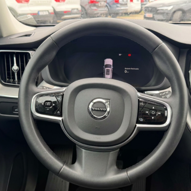 VOLVO XC60 ULTIMATE DARK RECHARGE PLUG-IN HYBRID AWD 2023