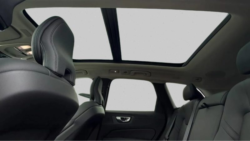 VOLVO XC60 ULTIMATE DARK RECHARGE PLUG-IN HYBRID AWD 2023