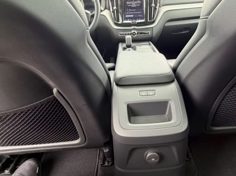 VOLVO XC60 ULTIMATE DARK RECHARGE PLUG-IN HYBRID AWD 2023