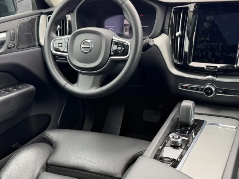 VOLVO XC60 ULTIMATE DARK RECHARGE PLUG-IN HYBRID AWD 2023