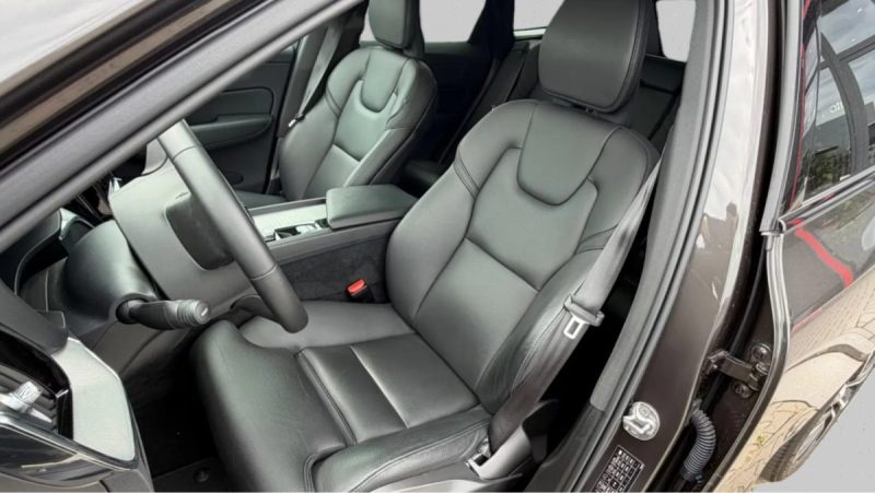 VOLVO XC60 ULTIMATE DARK RECHARGE PLUG-IN HYBRID AWD 2023