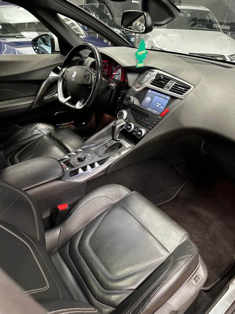 MAGNIFIQUE CITROËN DS5 2.0 HDI 181 CH (SUIVI D’ENTRETIEN, DISTRIBUTION OK, SIÈGES CHAUFFANTS)