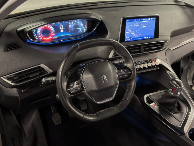 PEUGEOT 3008 II ALLURE 1.2 TURBO 130 Cv APPLE CARPLAY / ATTELAGE BVM6 - GARANTIE 1 AN