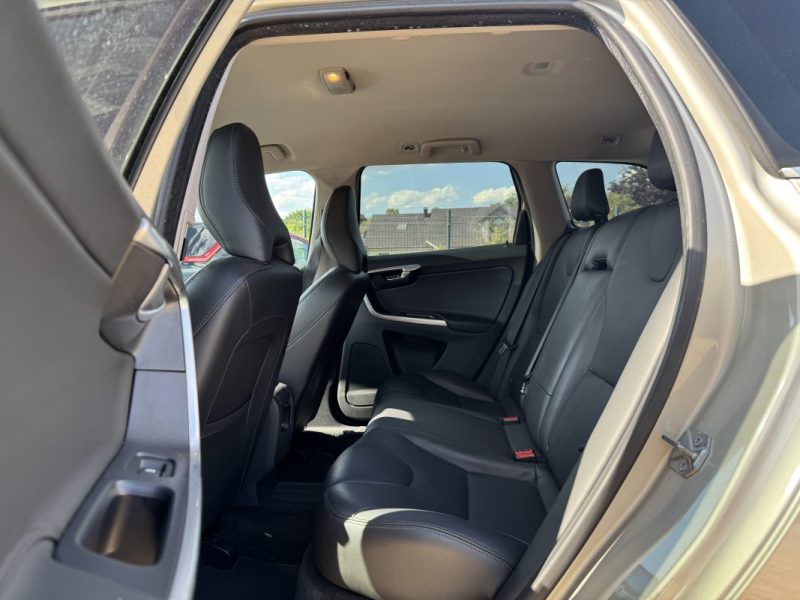 VOLVO XC60 D3 150 CH MOMENTUM BUSINESS GEARTRONIC 