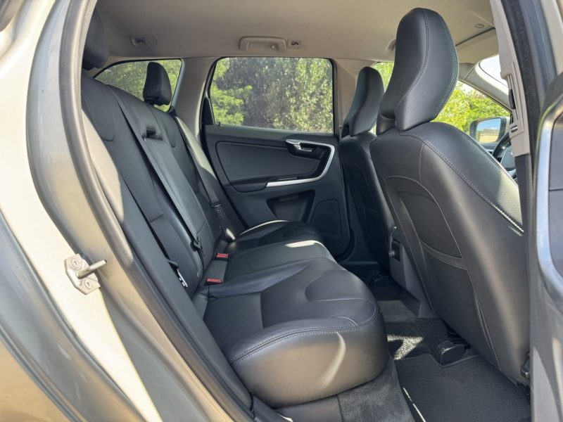 VOLVO XC60 D3 150 CH MOMENTUM BUSINESS GEARTRONIC 