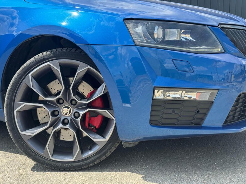 SKODA Octavia Combi VRS 2.0 TDI 16V DSG6 184 cv Boîte auto