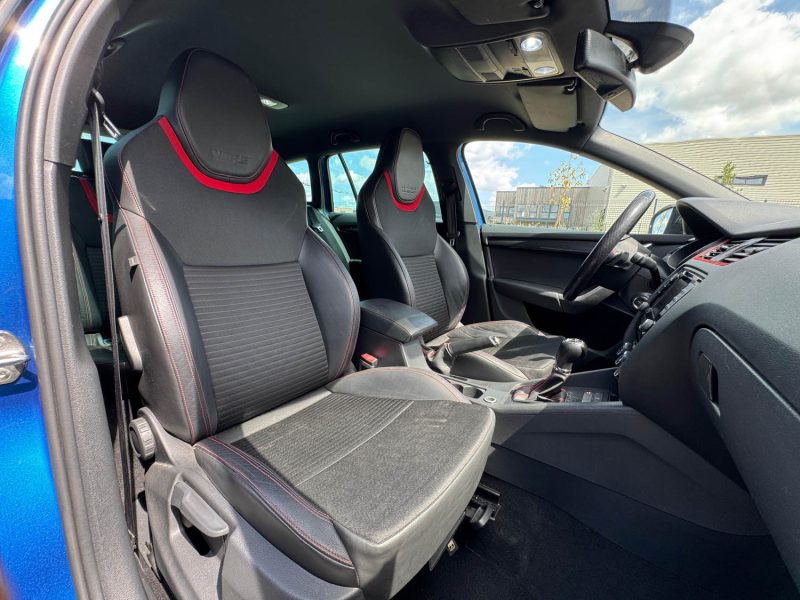 SKODA Octavia Combi VRS 2.0 TDI 16V DSG6 184 cv Boîte auto