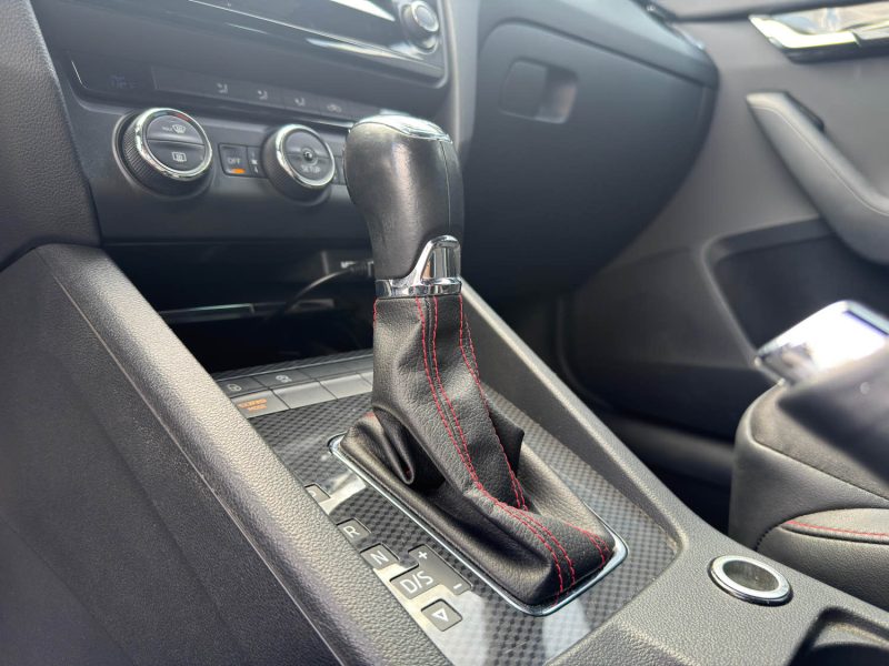 SKODA Octavia Combi VRS 2.0 TDI 16V DSG6 184 cv Boîte auto
