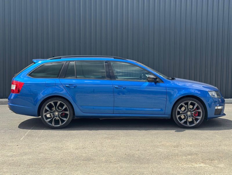 SKODA Octavia Combi VRS 2.0 TDI 16V DSG6 184 cv Boîte auto