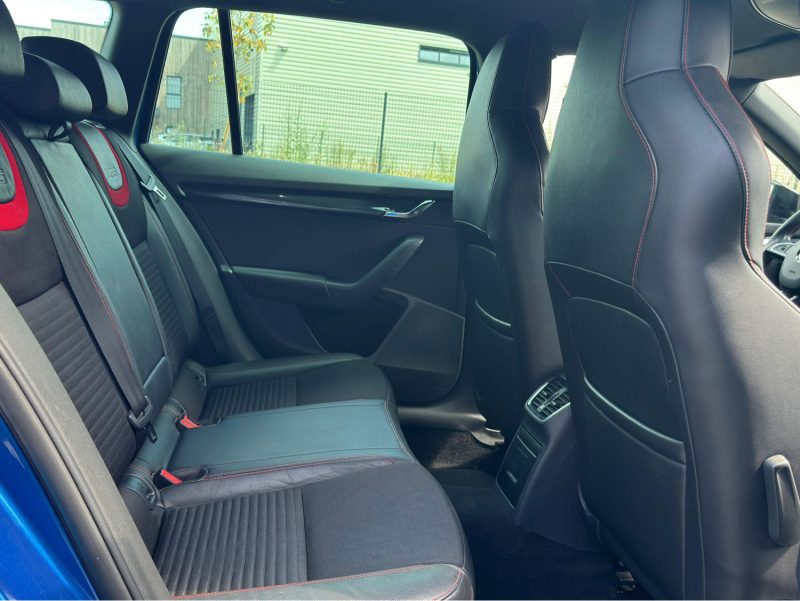 SKODA Octavia Combi VRS 2.0 TDI 16V DSG6 184 cv Boîte auto