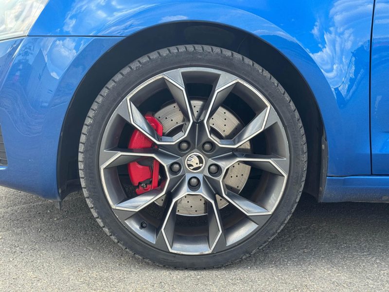 SKODA Octavia Combi VRS 2.0 TDI 16V DSG6 184 cv Boîte auto