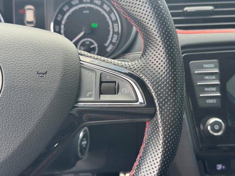 SKODA Octavia Combi VRS 2.0 TDI 16V DSG6 184 cv Boîte auto
