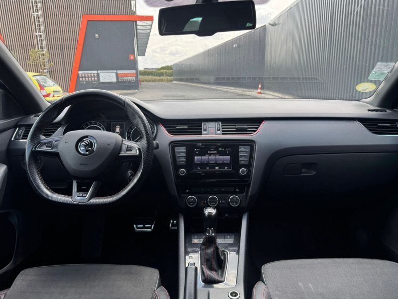 SKODA Octavia Combi VRS 2.0 TDI 16V DSG6 184 cv Boîte auto