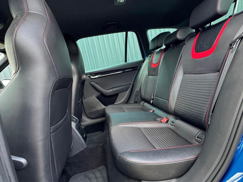 SKODA Octavia Combi VRS 2.0 TDI 16V DSG6 184 cv Boîte auto