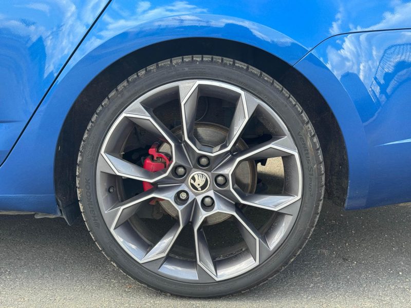 SKODA Octavia Combi VRS 2.0 TDI 16V DSG6 184 cv Boîte auto