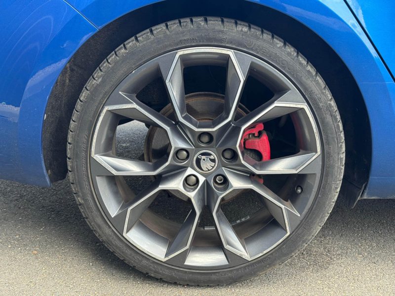 SKODA Octavia Combi VRS 2.0 TDI 16V DSG6 184 cv Boîte auto