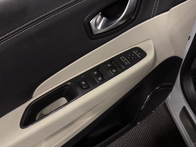 RENAULT CAPTUR PHASE 2 INITIALE PARIS 1.3 TCE 150 BOSE ECRAN TACTILE INTERIEUR CUIR - Garantie 1 an