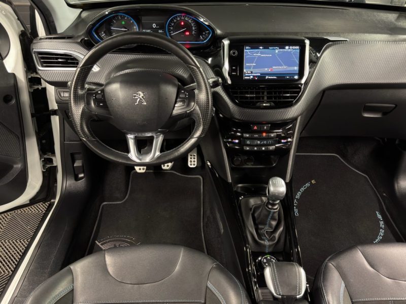 PEUGEOT 2008 CROSSWAY 1.2 TURBO 130 Cv 1ERE MAIN TOIT PANO APPLE CARPLAY & ANDROID - GARANTIE 1 AN