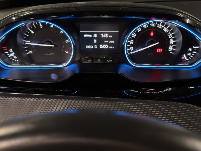 PEUGEOT 2008 CROSSWAY 1.2 TURBO 130 Cv 1ERE MAIN TOIT PANO APPLE CARPLAY & ANDROID - GARANTIE 1 AN