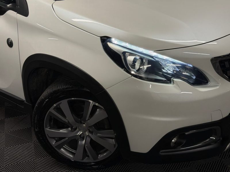 PEUGEOT 2008 CROSSWAY 1.2 TURBO 130 Cv 1ERE MAIN TOIT PANO APPLE CARPLAY & ANDROID - GARANTIE 1 AN