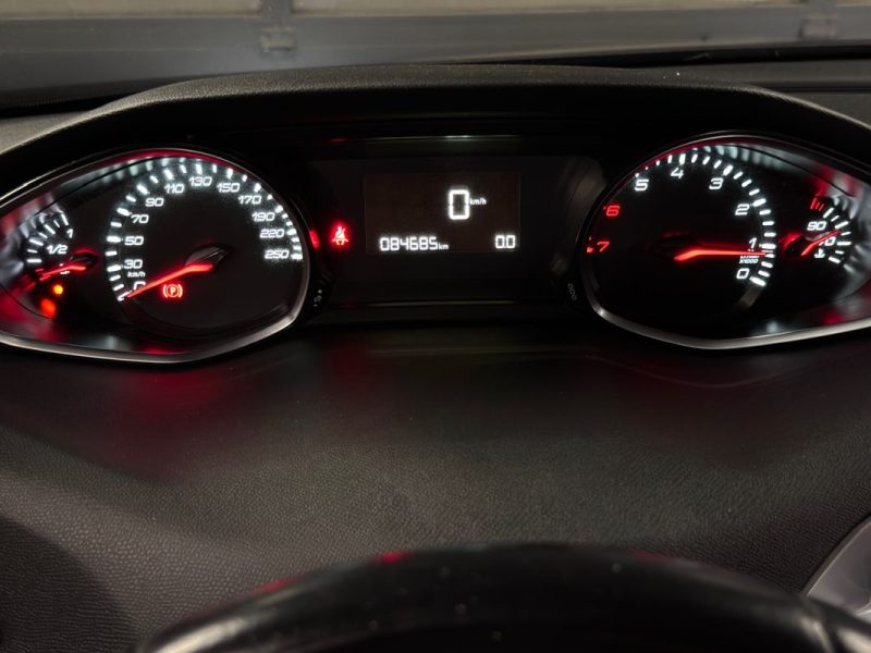 PEUGEOT 308 II STYLE 1.2 TURBO 110 Cv 1ERE MAIN / ECRAN TACTILE CRIT AIR 1 - GARANTIE 1 AN