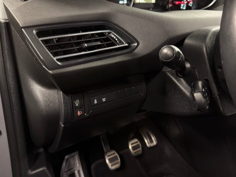 PEUGEOT 308 II STYLE 1.2 TURBO 110 Cv 1ERE MAIN / ECRAN TACTILE CRIT AIR 1 - GARANTIE 1 AN