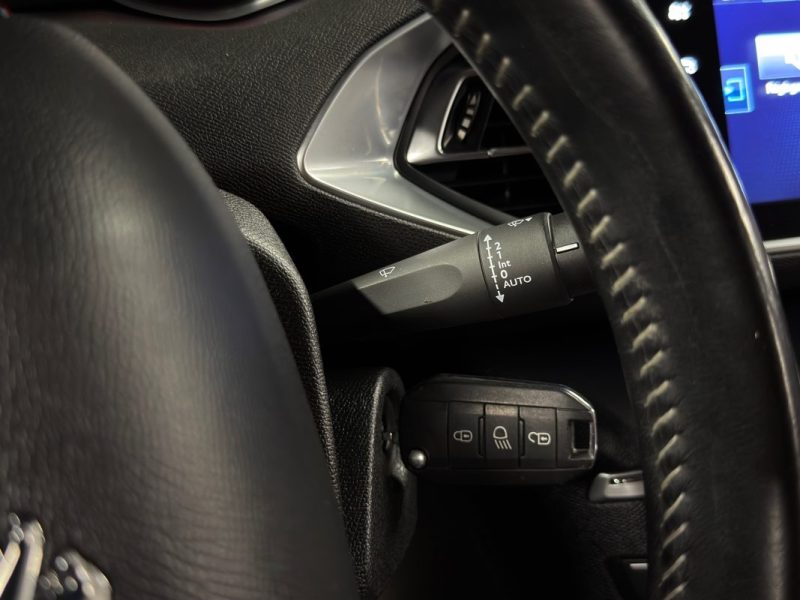 PEUGEOT 308 II STYLE 1.2 TURBO 110 Cv 1ERE MAIN / ECRAN TACTILE CRIT AIR 1 - GARANTIE 1 AN