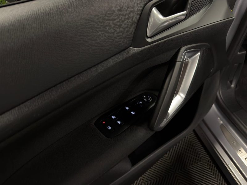 PEUGEOT 308 II STYLE 1.2 TURBO 110 Cv 1ERE MAIN / ECRAN TACTILE CRIT AIR 1 - GARANTIE 1 AN
