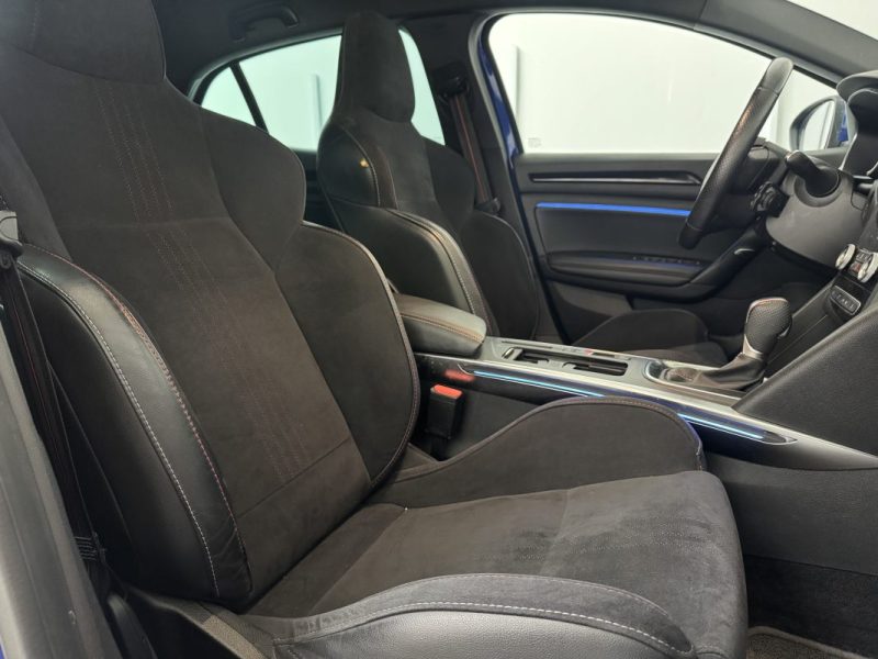 RENAULT MEGANE IV R.S LINE BVA 140ch - CarPlay / Sono Bose / Affichage tête haute - Garantie 12 mois