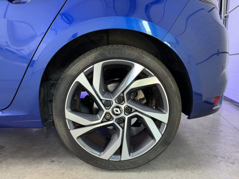 RENAULT MEGANE IV R.S LINE BVA 140ch - CarPlay / Sono Bose / Affichage tête haute - Garantie 12 mois
